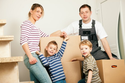 Local movers navigating Colliers Wood efficiently